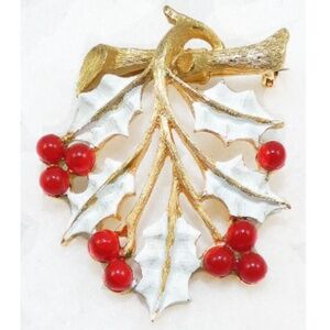 Jonette Jewelry (JJ) White Holly Brooch